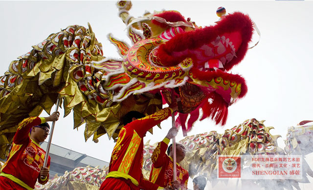 開業(yè)舞龍，金龍飛舞